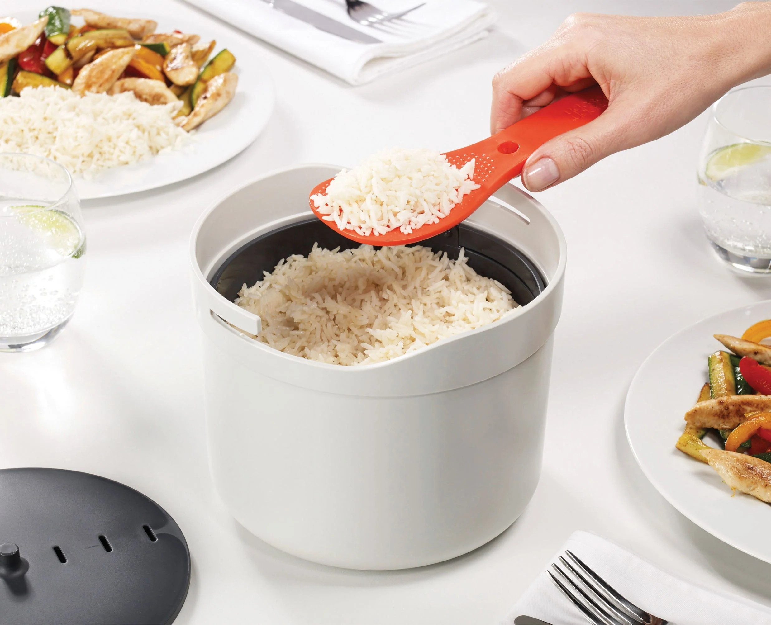 M-Cuisine™ White Microwave Rice Cooker - Image 3