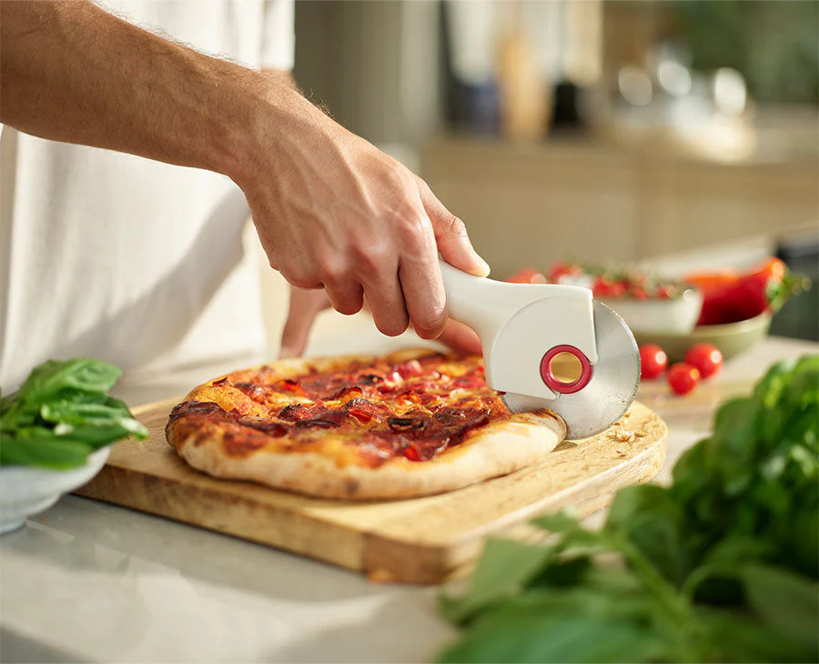 Ringo™ Easy-clean Red Pizza Cutter - Image 2